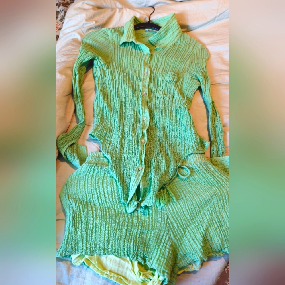 Green %100 Linen Button-Up Shirt and Shorts Set